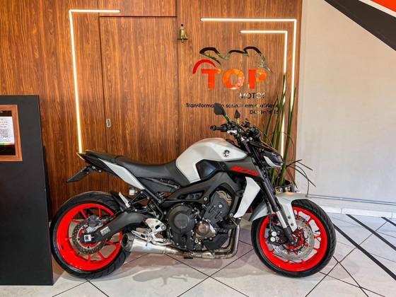 YAMAHA MT-09 YAMAHA MT-09